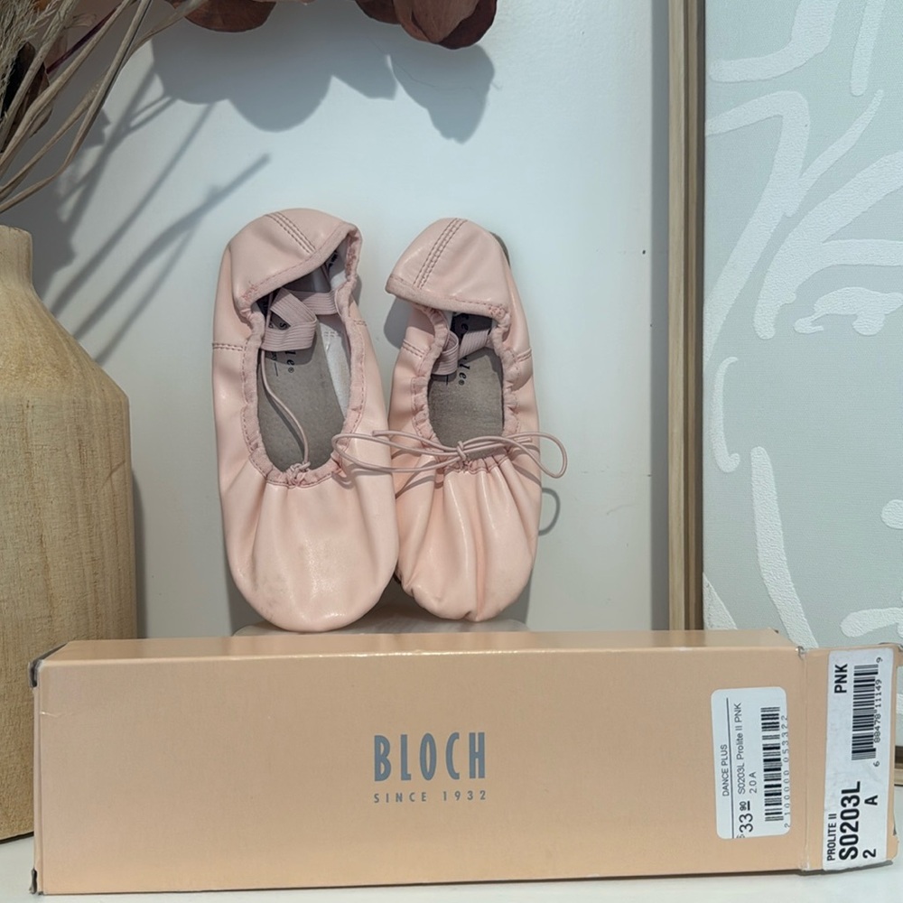 Girls Bloch Ballet Slippers Size 2